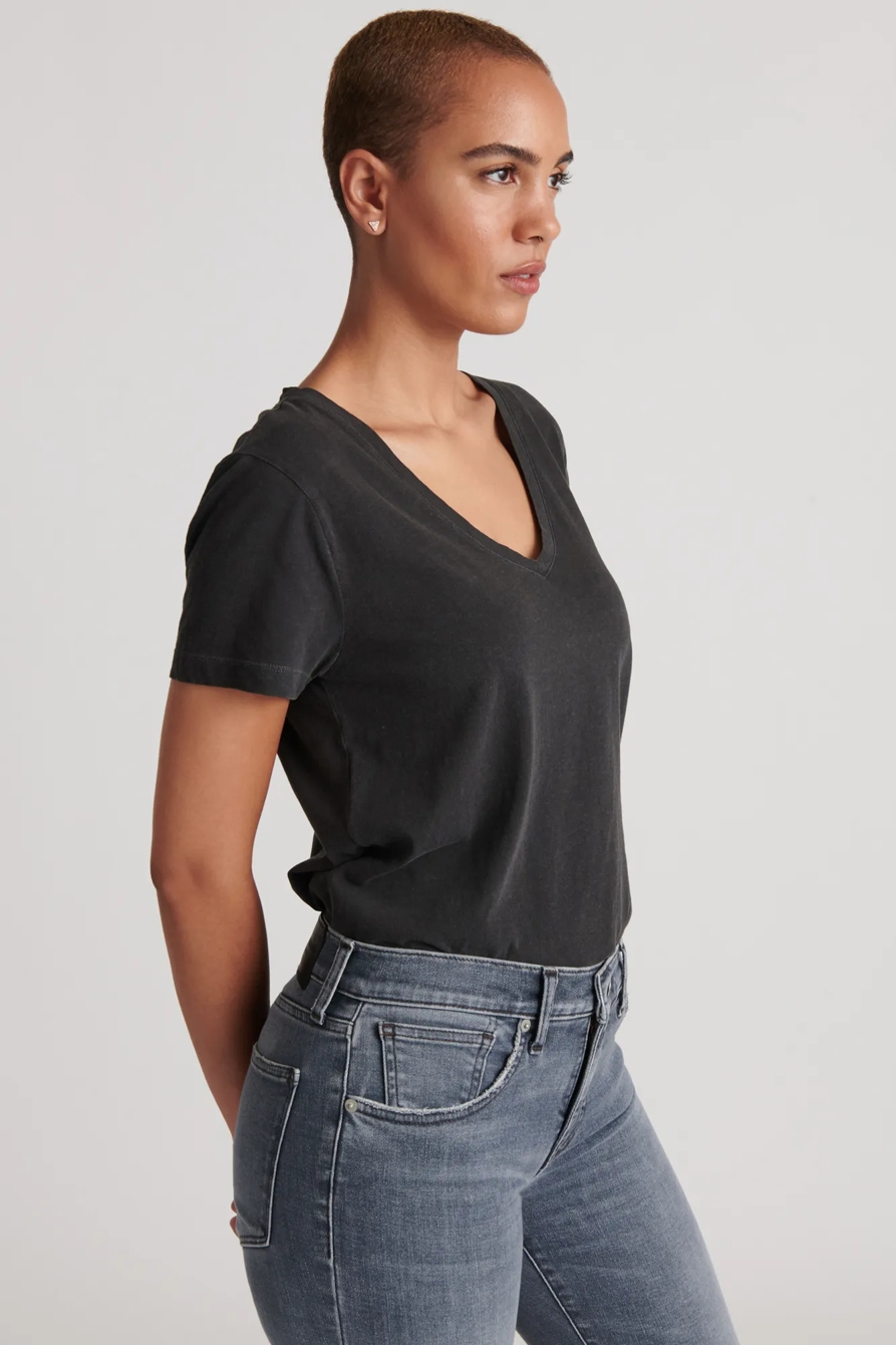 ESSENTIAL V-NECK TEE, image 3