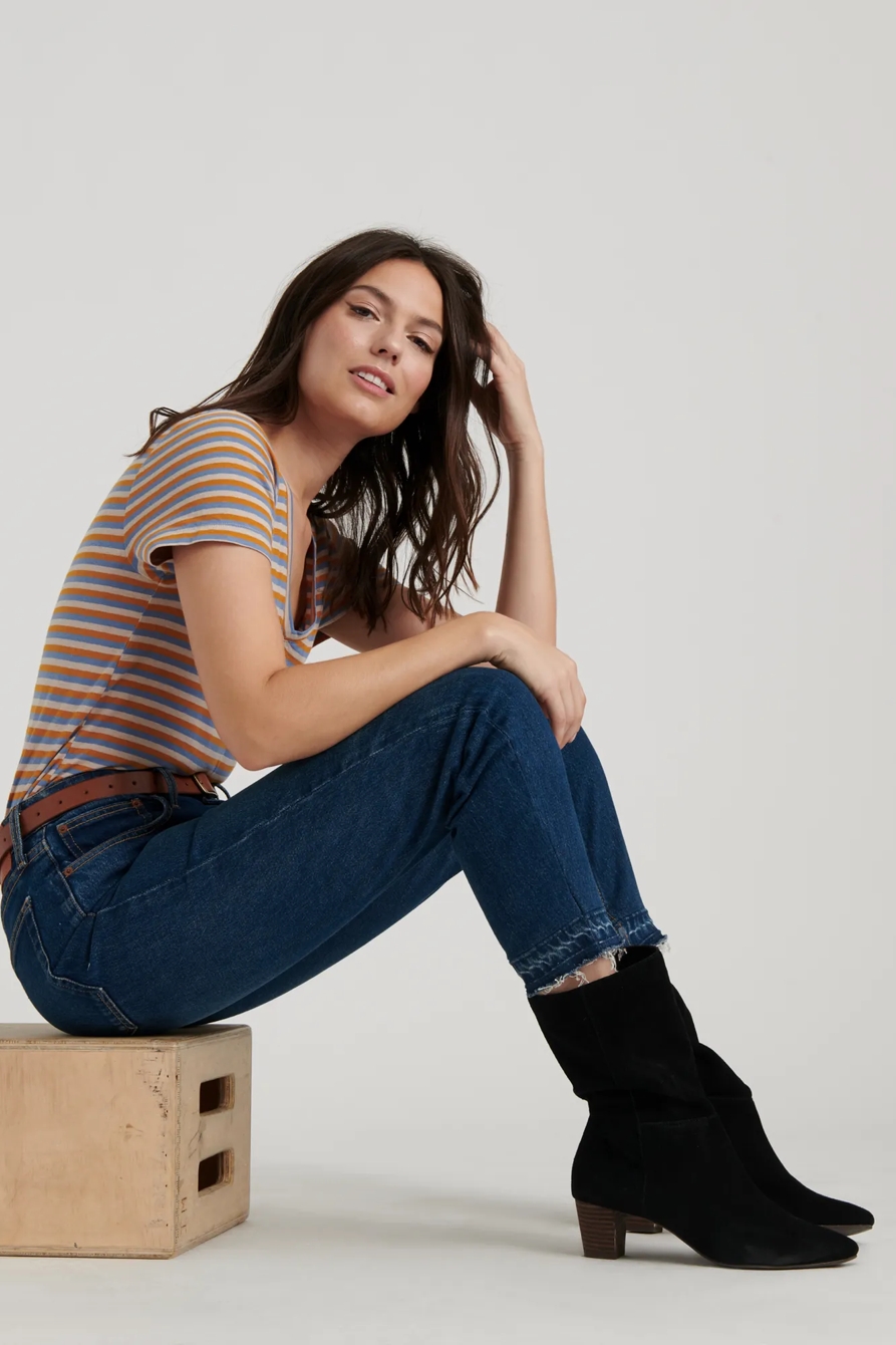 STRIPED ESSENTIAL V-NECK TEE, image 5