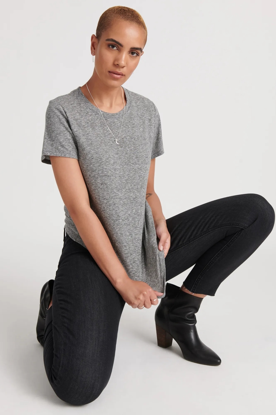 ESSENTIAL CREW NECK TEE, image 2