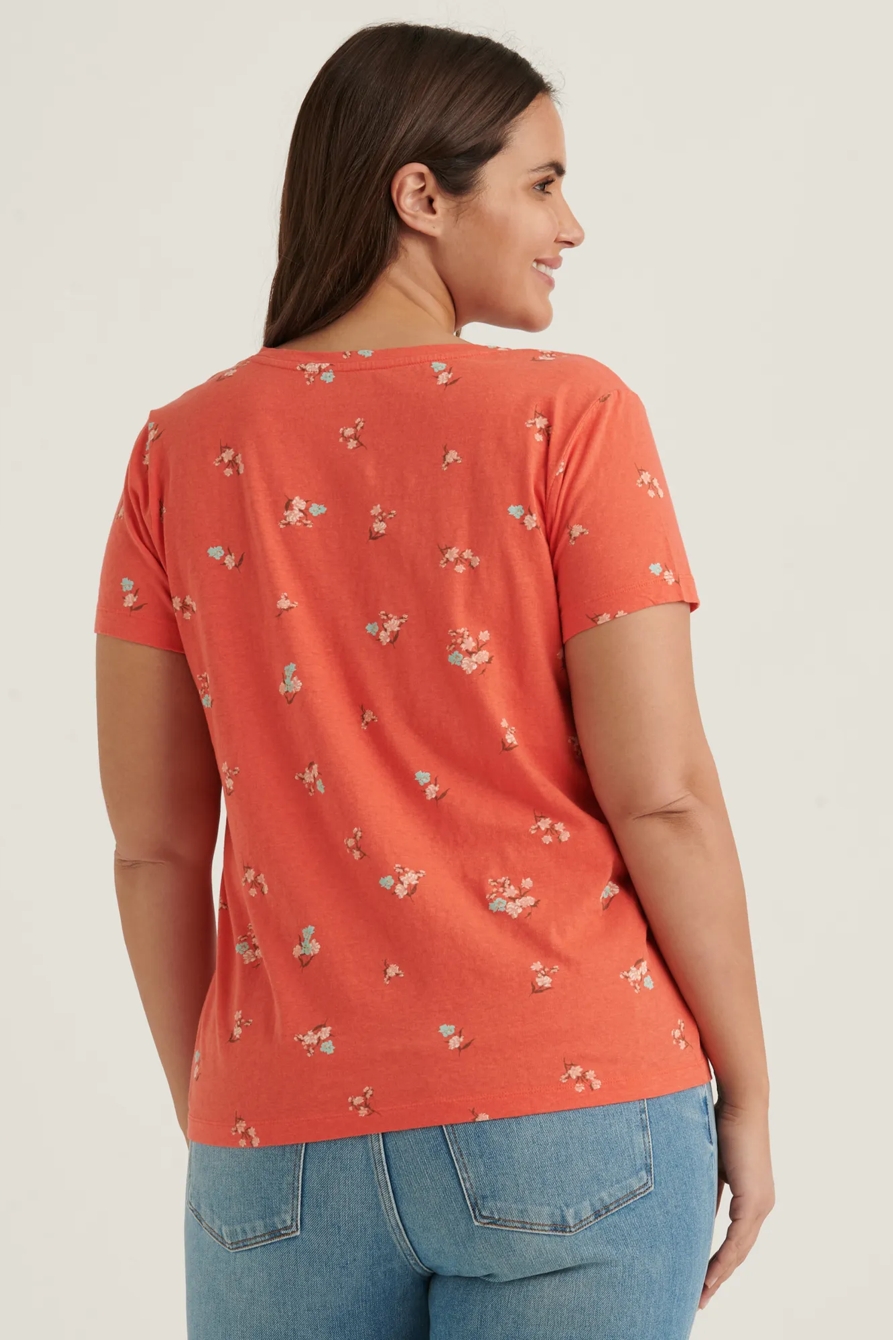 PRINTED ESSENTIAL V-NECK TEE, image 4