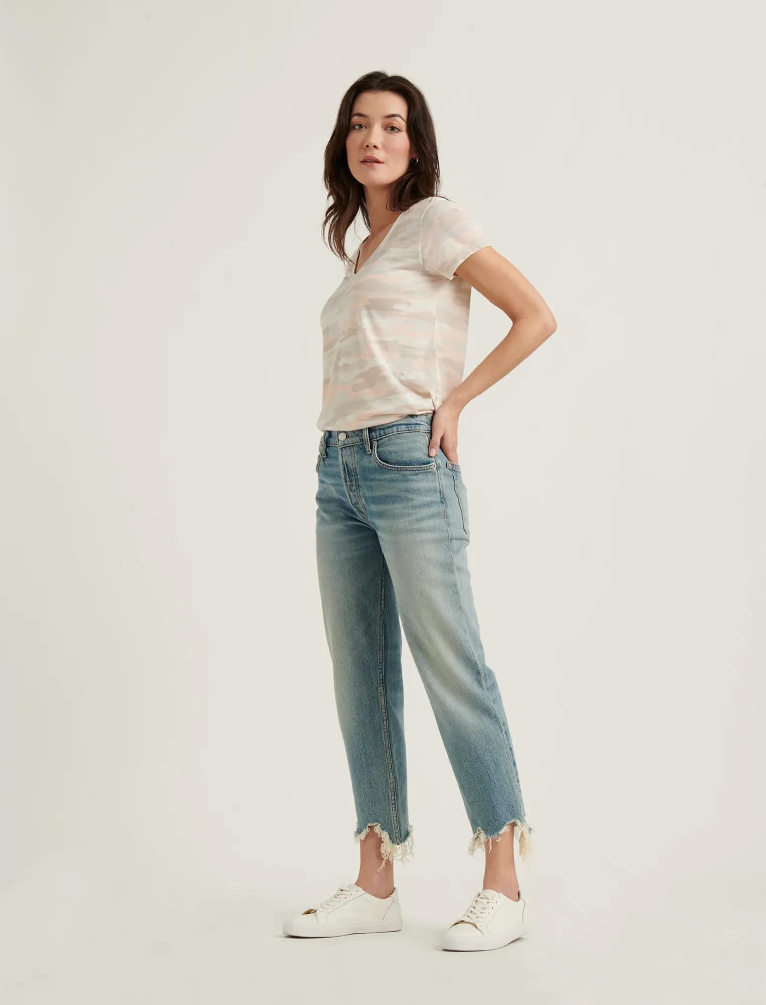 ESSENTIAL CAMO V-NECK, image 2