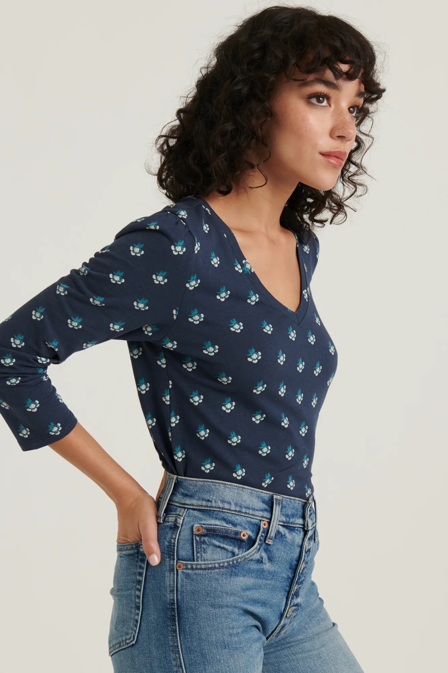 PRINTED PUFF SLEEVE V-NECK TEE, image 2