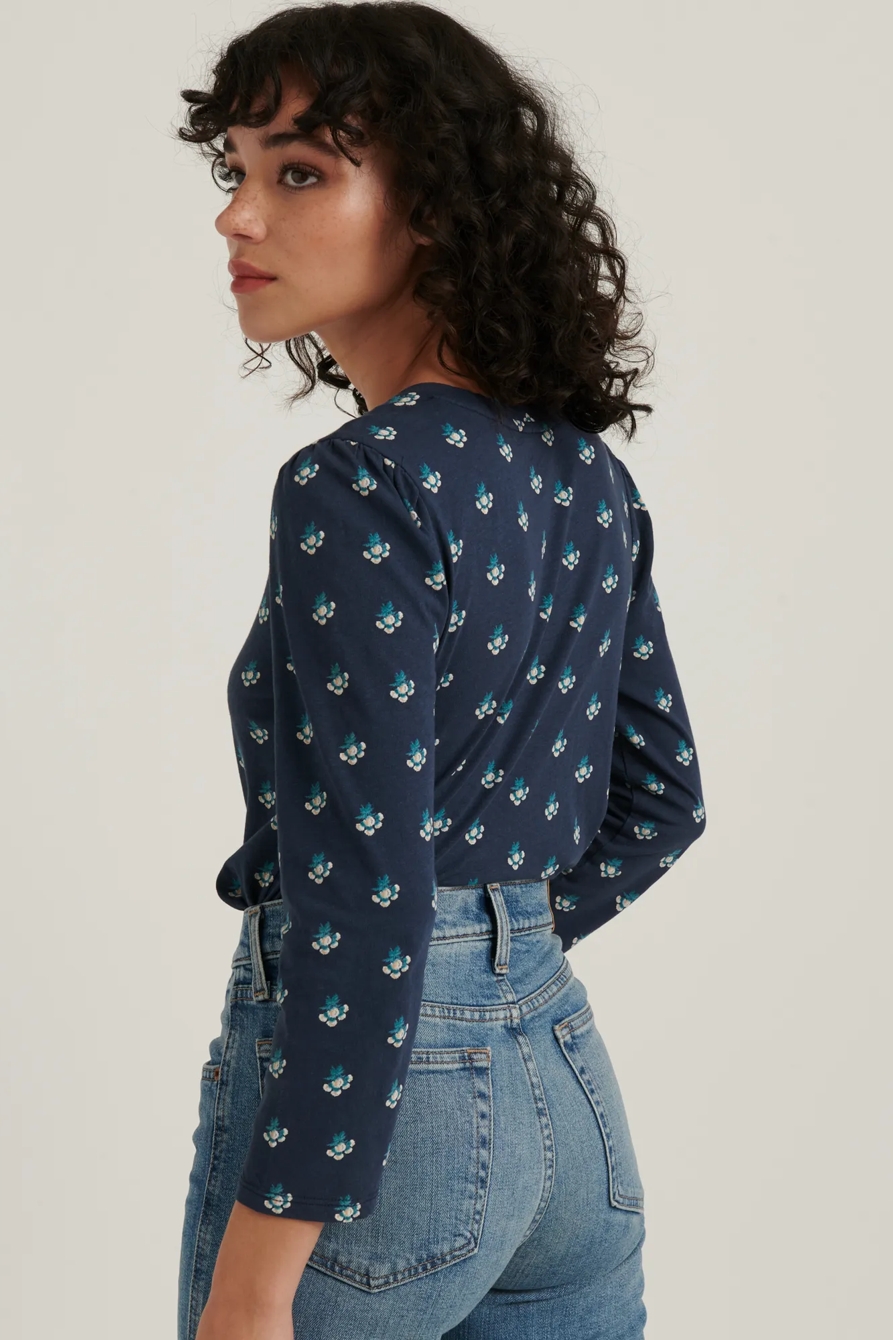PRINTED PUFF SLEEVE V-NECK TEE, image 3