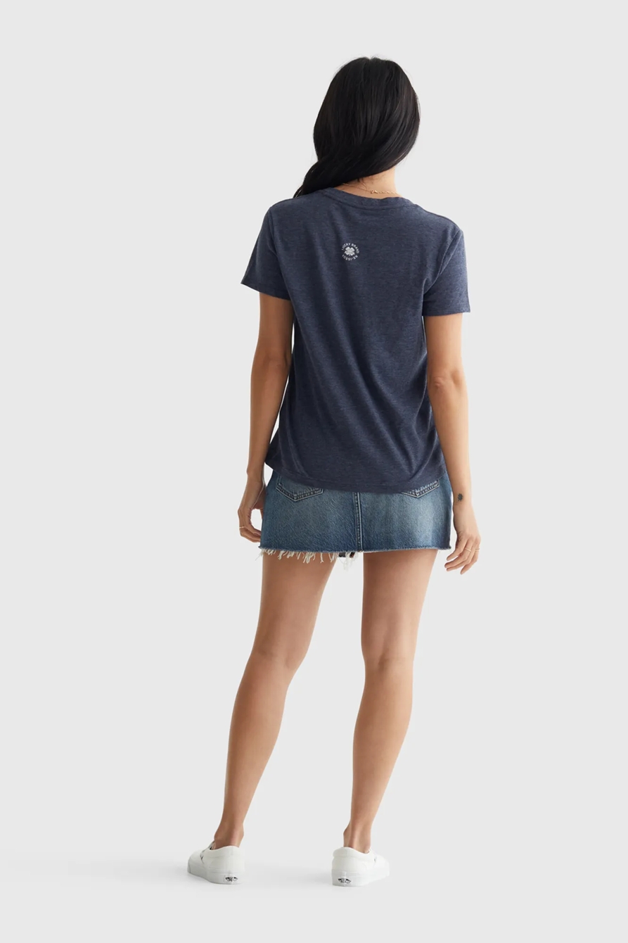 LOGO SCRIPT GRAPHIC V-NECK TEE, image 4
