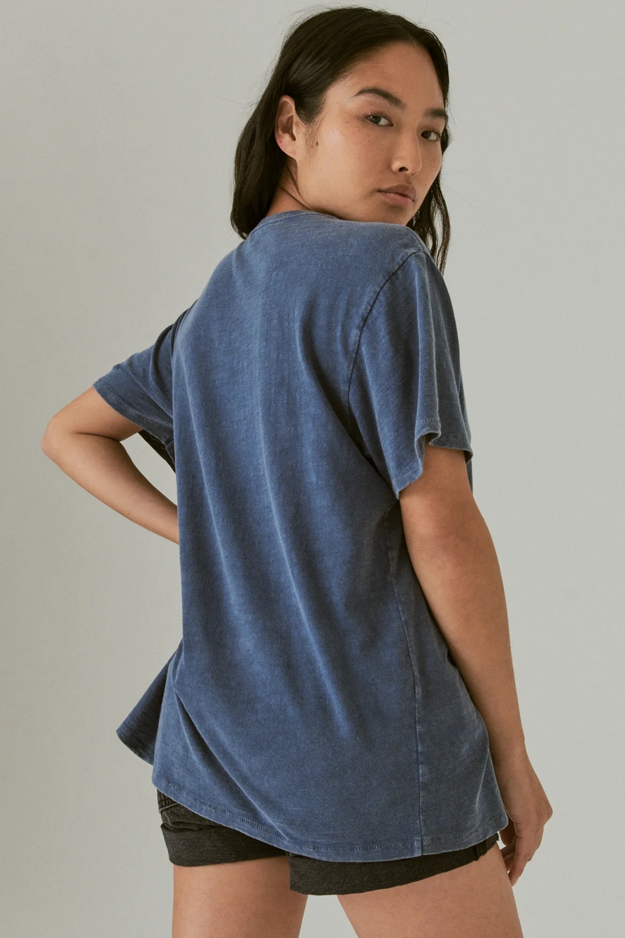 LUCKY OMBRE SHIELD CROP TEE, image 2
