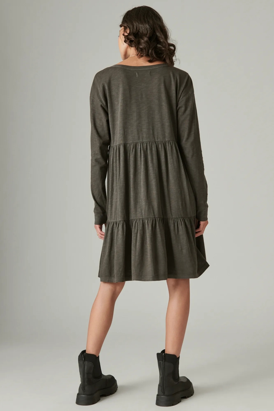 PINTUCK TIERED KNIT HENLEY DRESS, image 4
