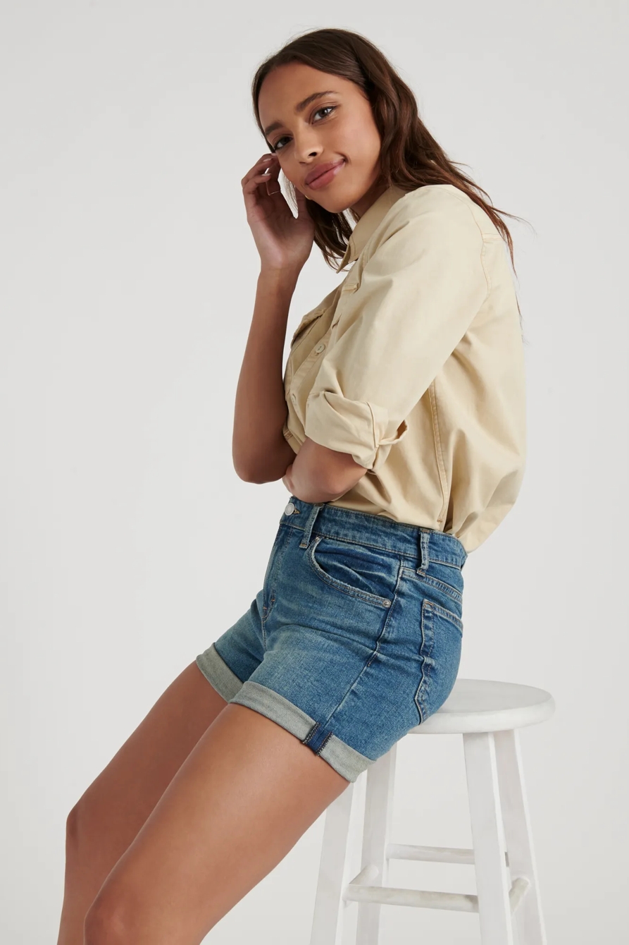 AVA SHORT, image 6