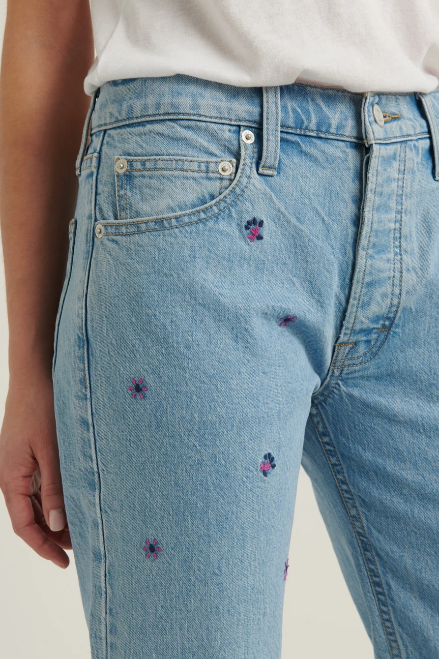 RELAXED TAPER W/ EMB JEAN, image 4