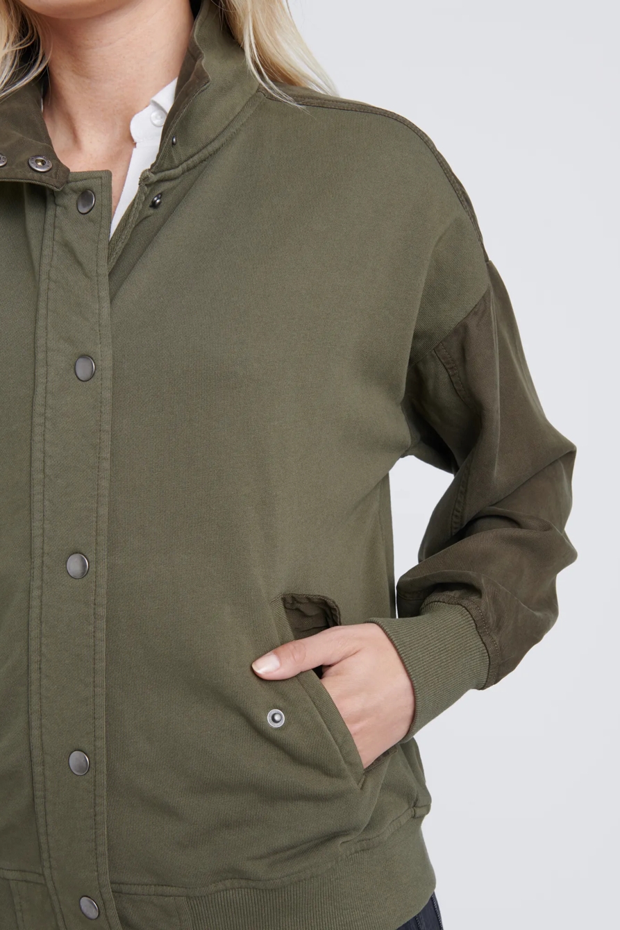OVERSIZED BOMBER, image 5