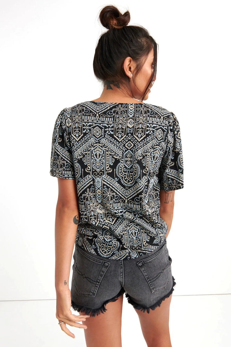 V-NECK FRONT TIE TOP, image 3