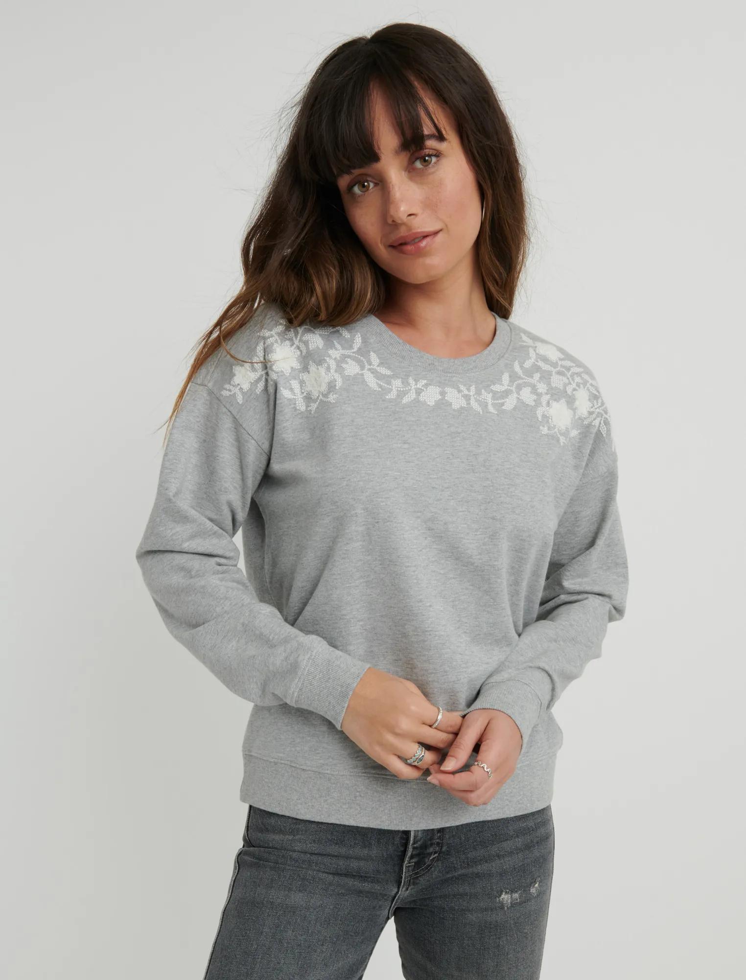 EMBROIDERED_SWEATSHIRT_030