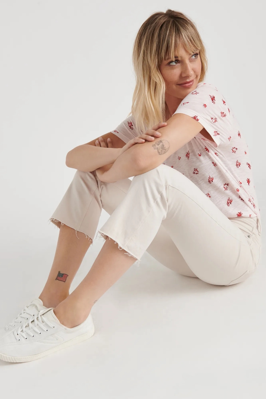 V NECK FLORAL PRINTED TEE, image 2