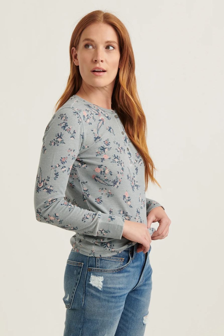 PRINTED BURNOUT HENLEY TEE, image 3