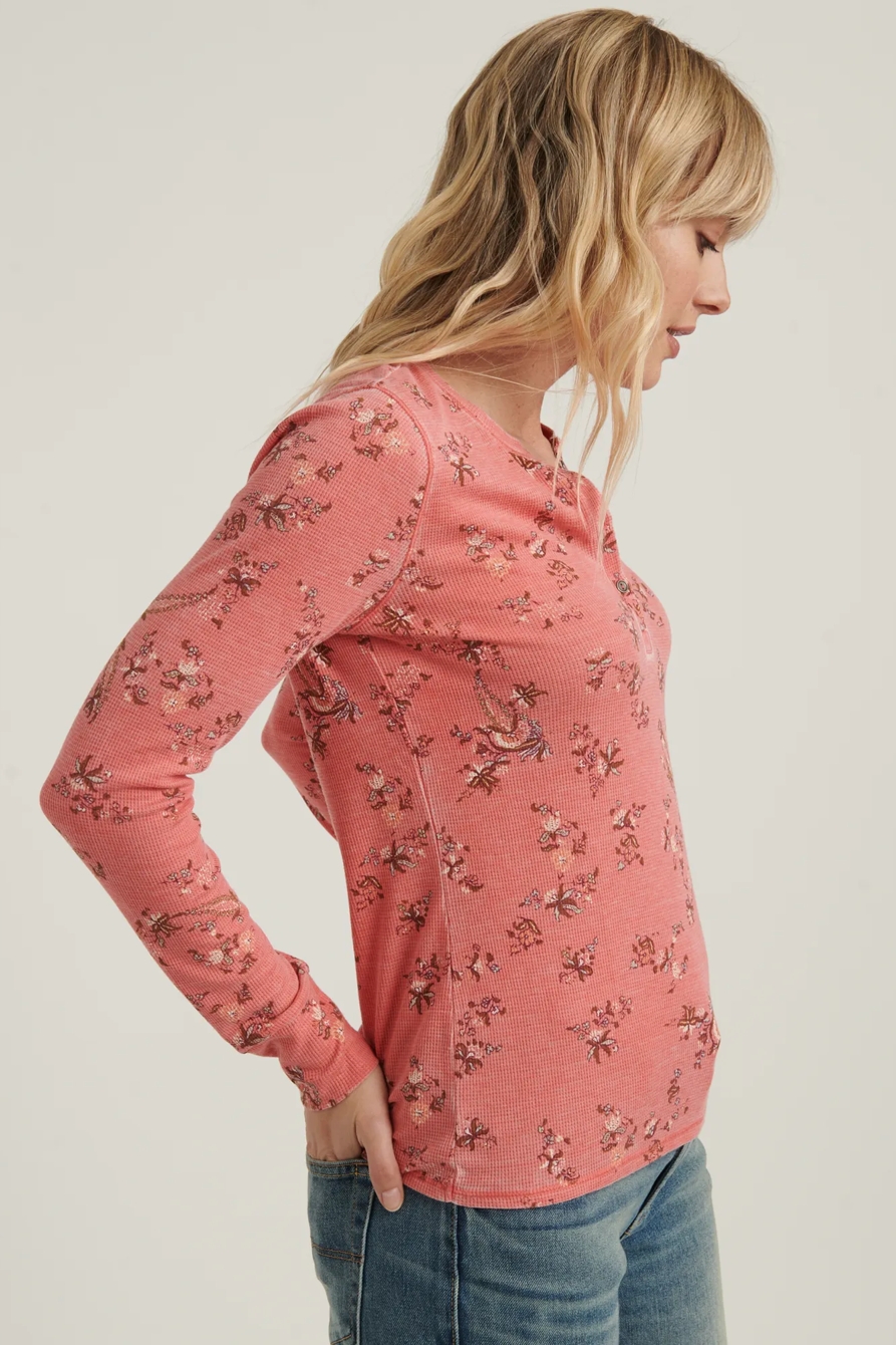 PRINTED BURNOUT HENLEY TEE, image 3