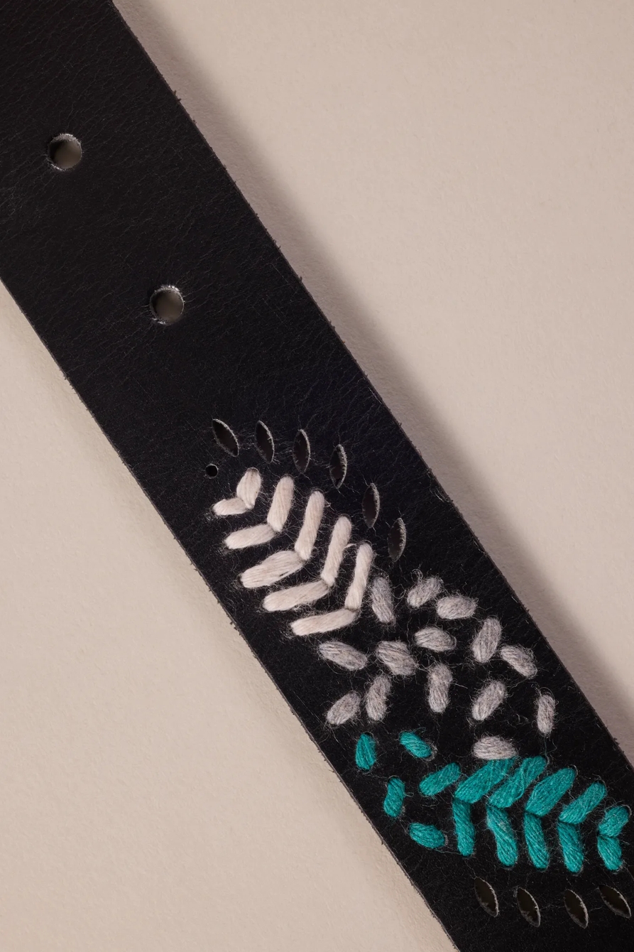 TURQUOISE AND WHITE LACE BELT, image 2