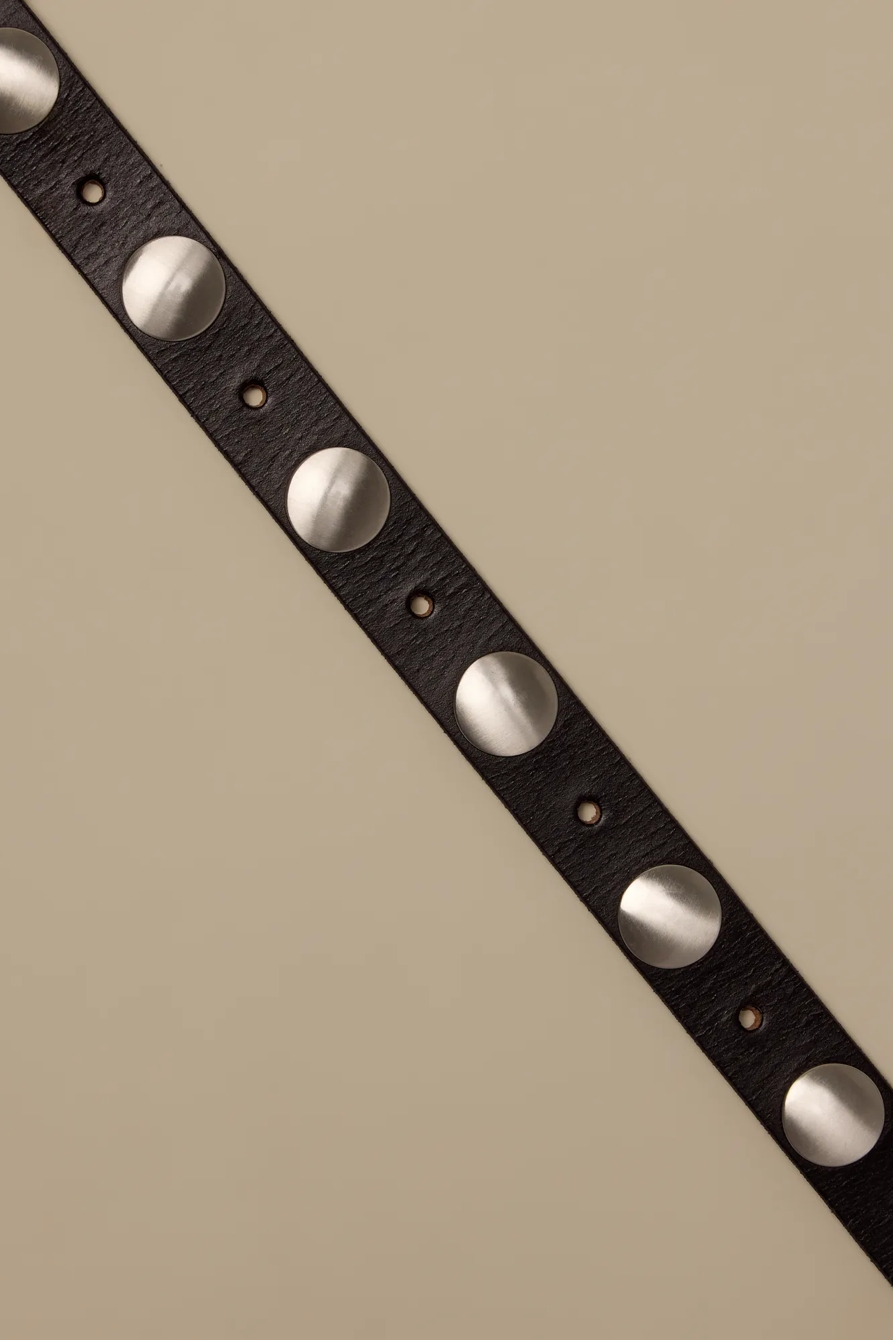 LEATHER BELT WITH OVERSIZED STUDDS, image 2