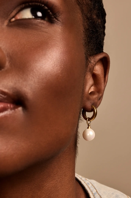 PEARL MINI HOOP EARRINGS, image 1