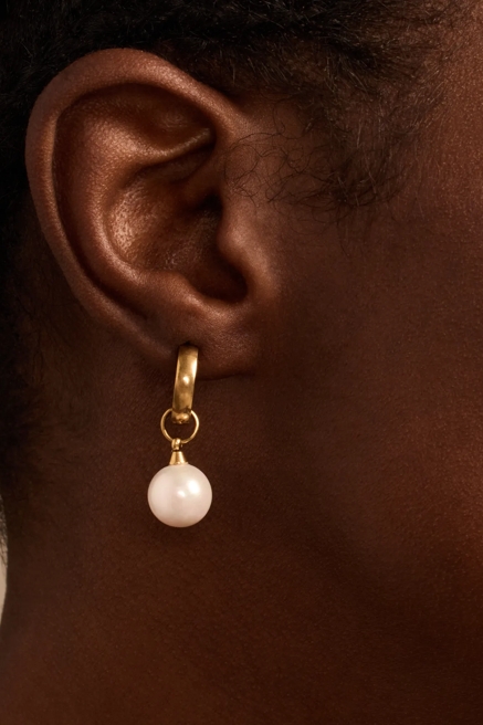 PEARL MINI HOOP EARRINGS, image 2
