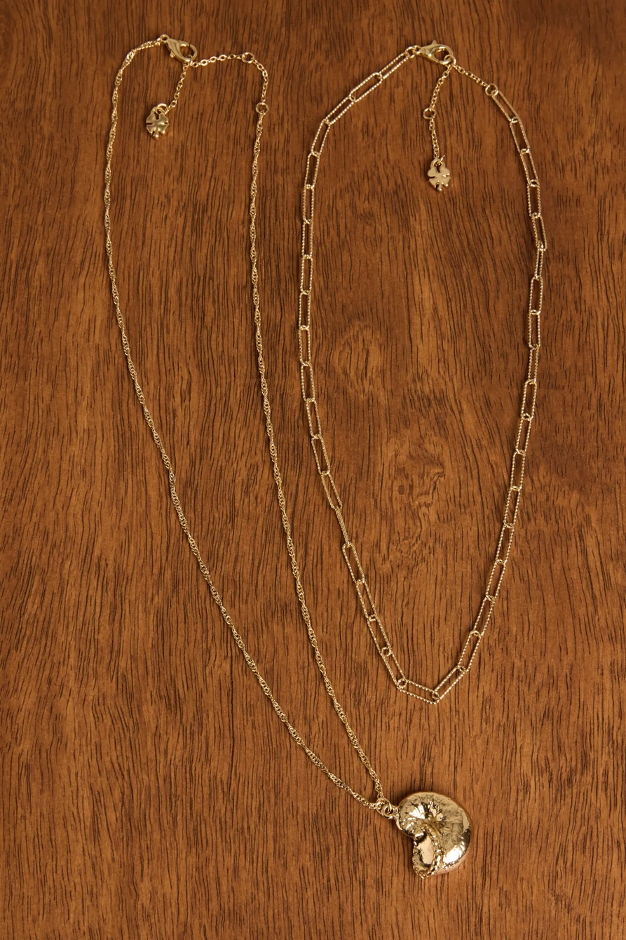 SHELL LAYERED NECKLACE, image 2