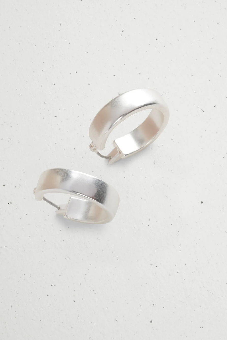 SMALL BASIC HOOP EARRING, image 2