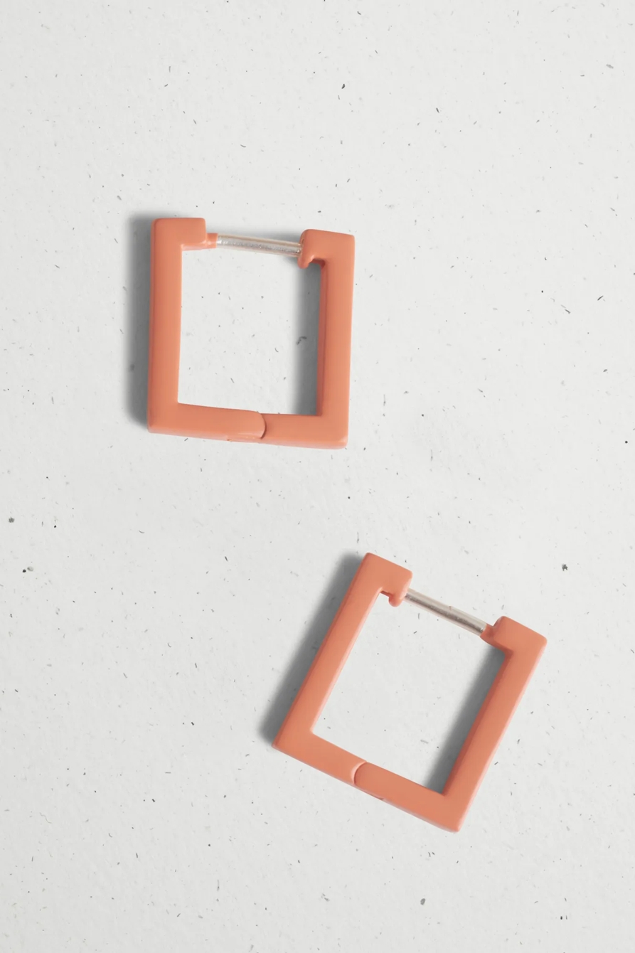 MINI CORAL SQUARE HOOP EARRING, image 1
