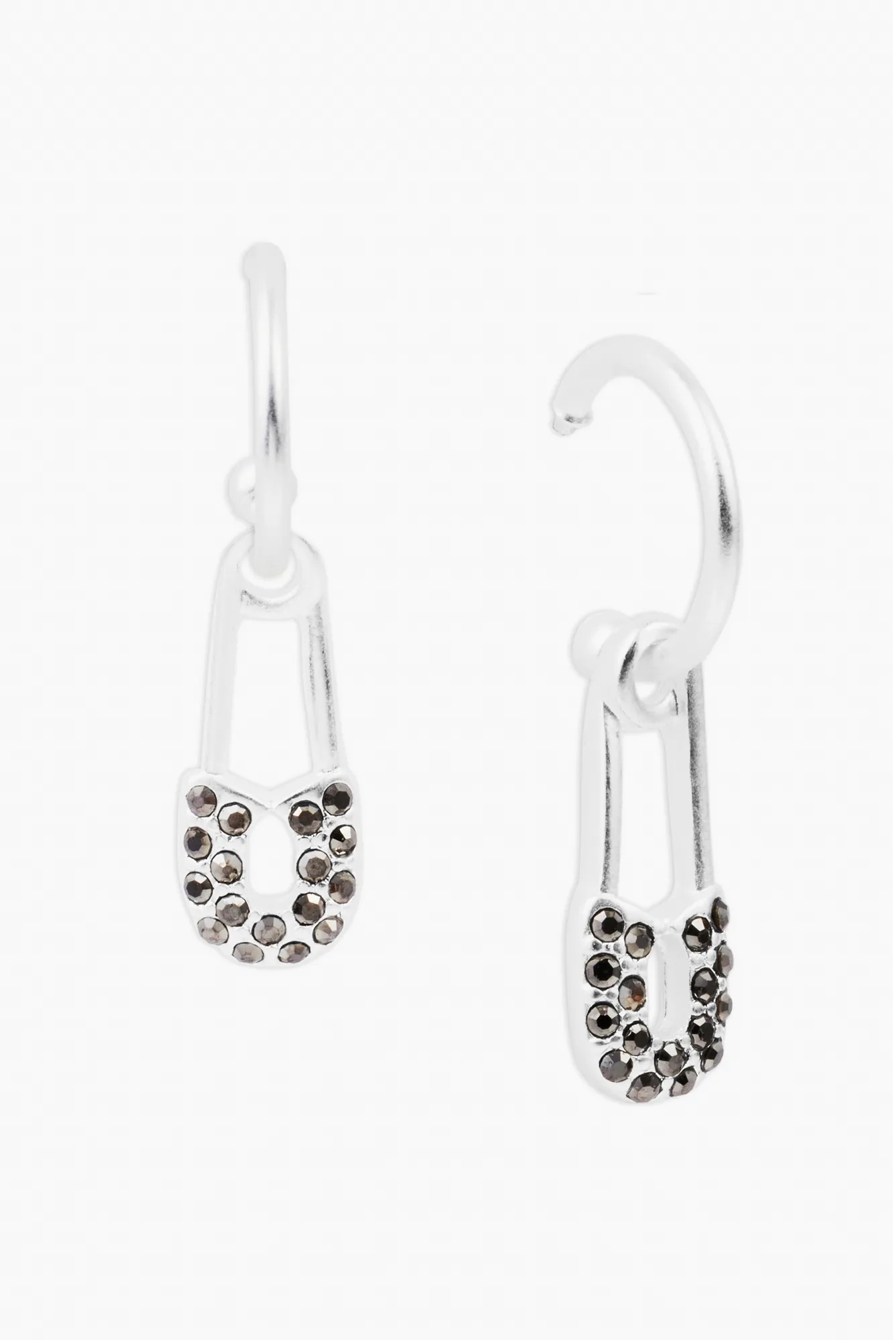 MINI SAFETY PIN CHARM EARRING, image 1