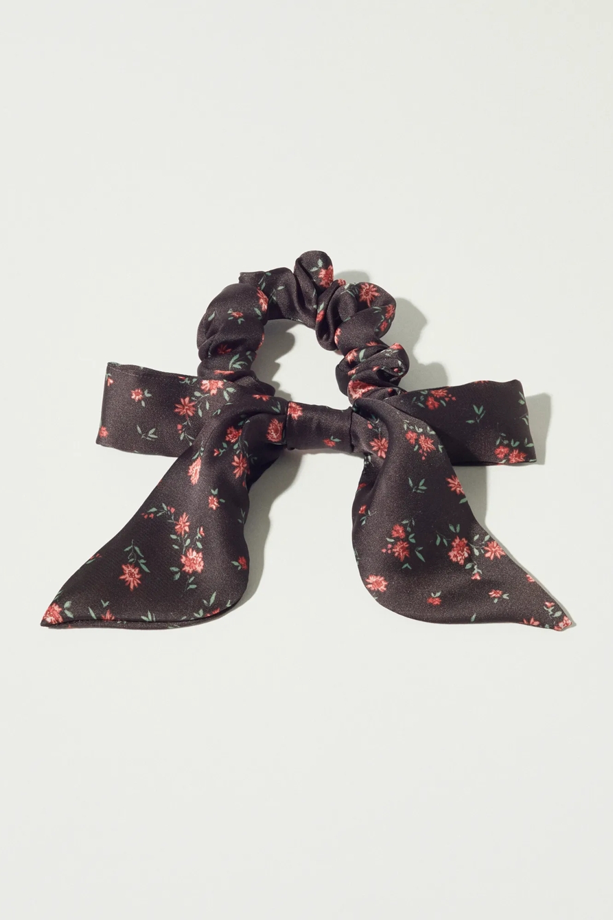 VINTAGE FLORAL BOW SCRUNCHIE, image 2
