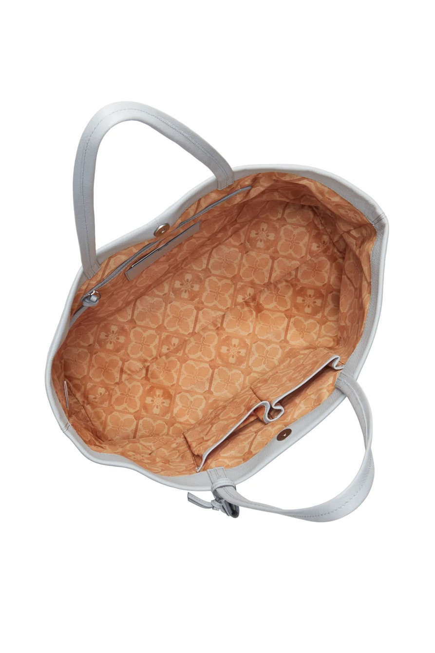 BETH TOTE, image 3