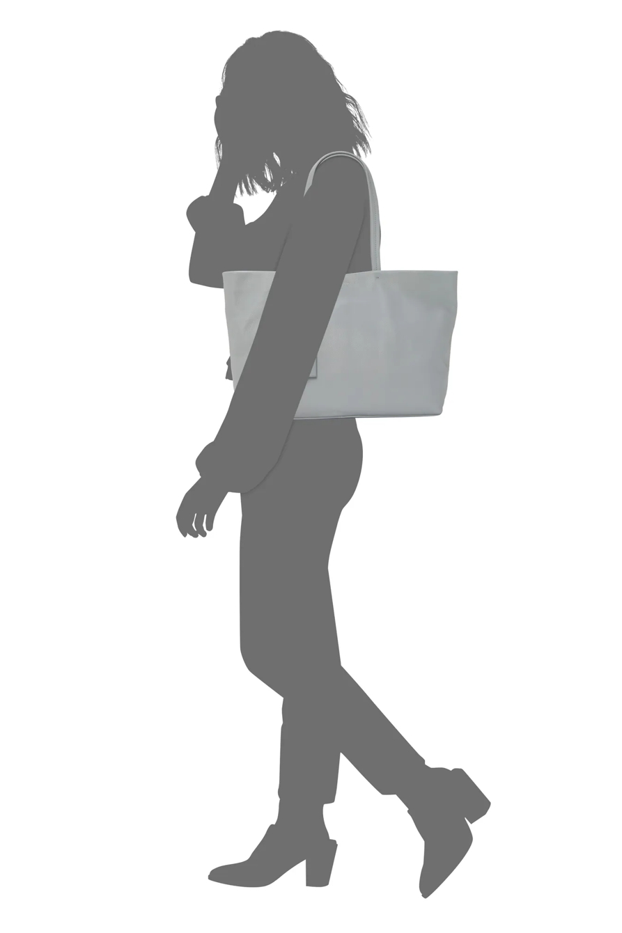 BETH TOTE, image 4