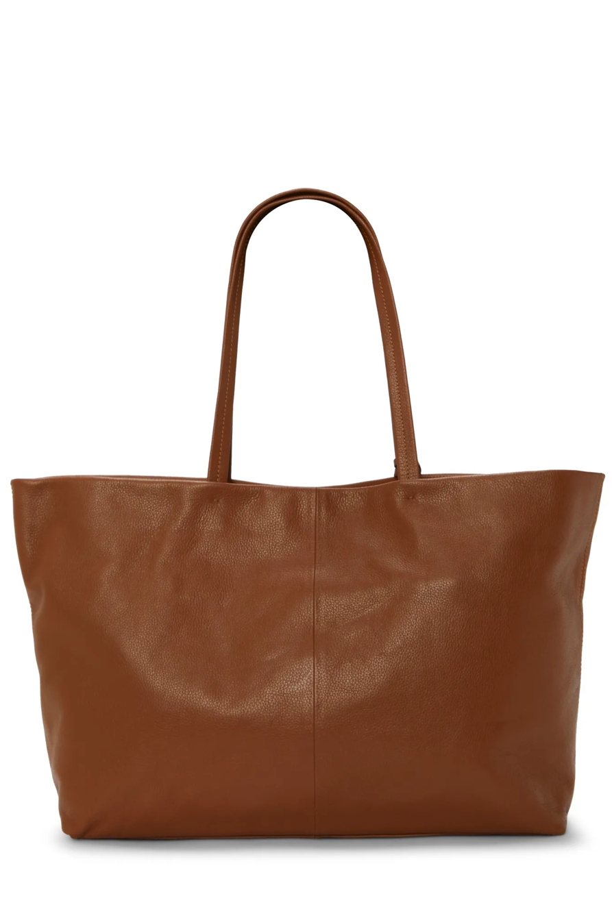 BETH TOTE, image 2