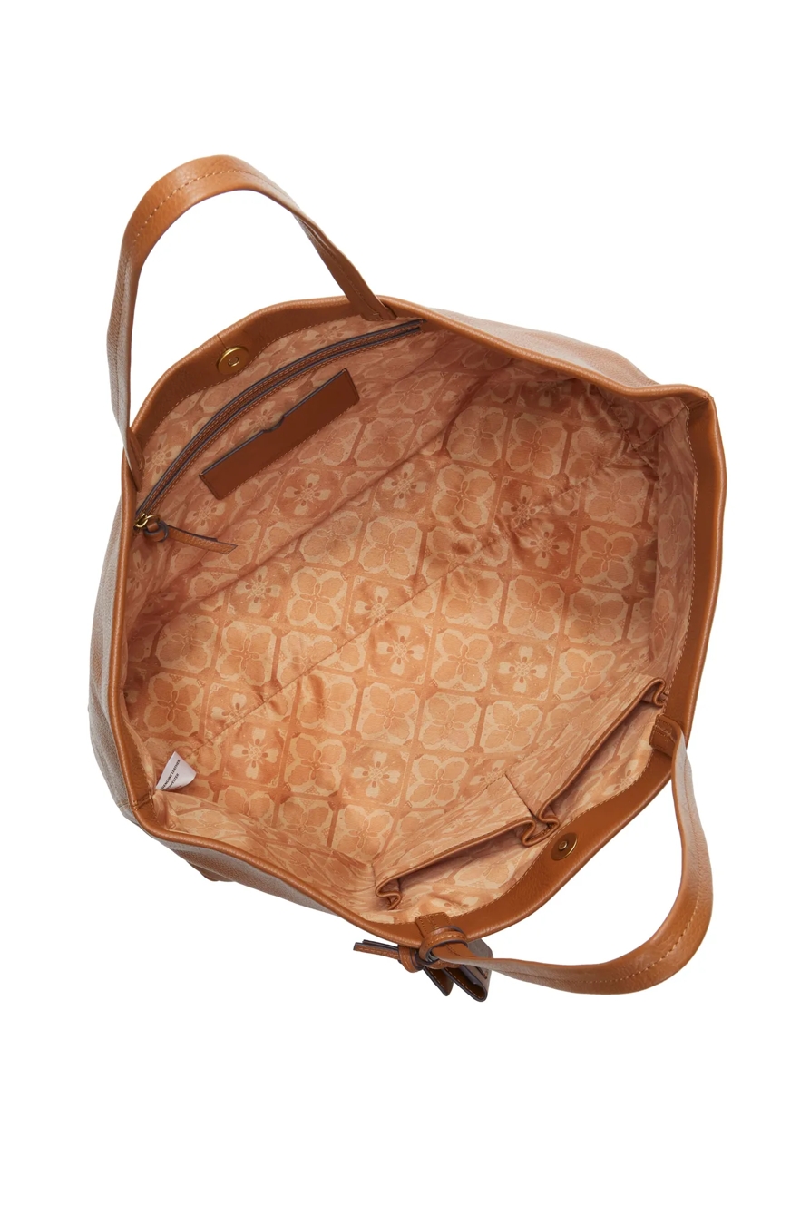 BETH TOTE, image 3