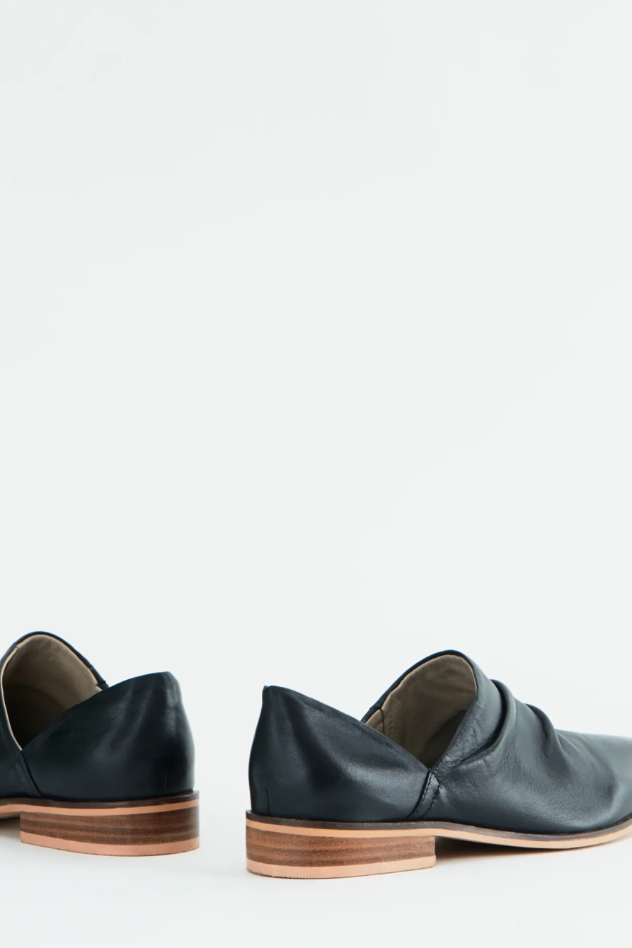 SALT + UMBER BASQUE LEATHER FLAT BOOTIE, image 3