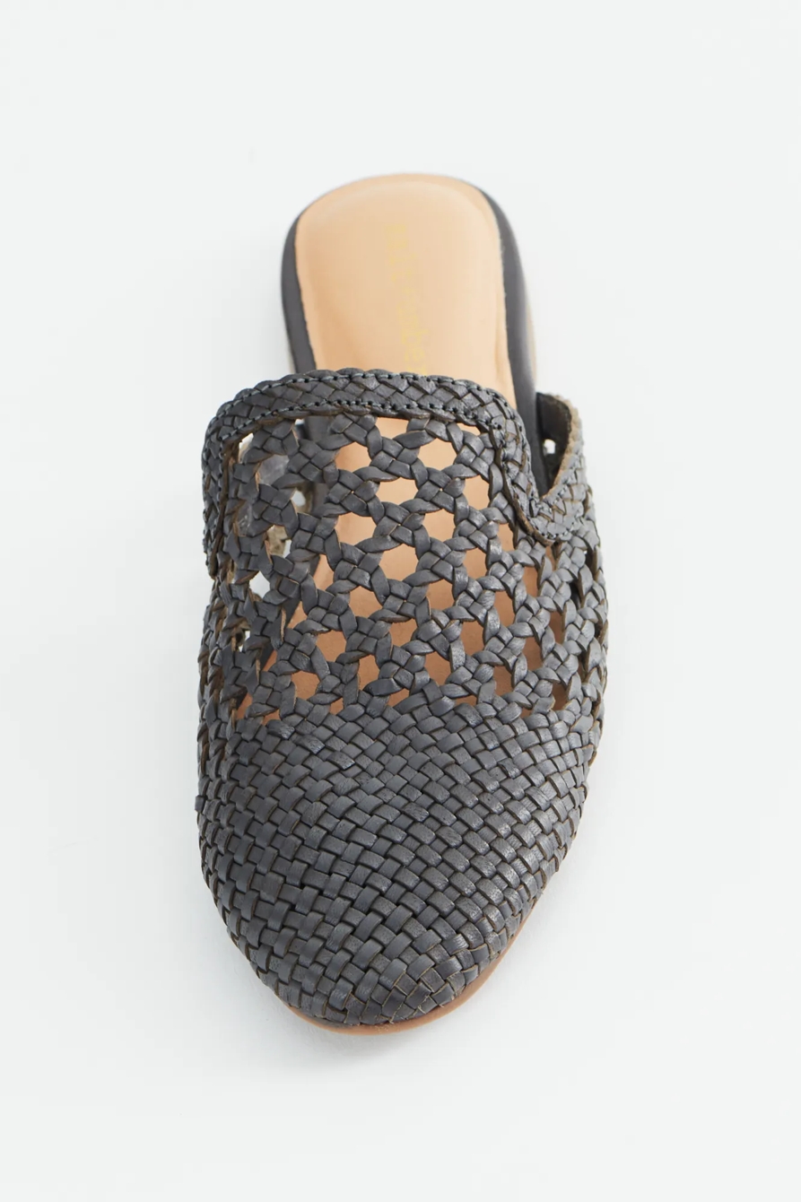 SALT + UMBER LILIANNA LEATHER FLAT SLIDES, image 3