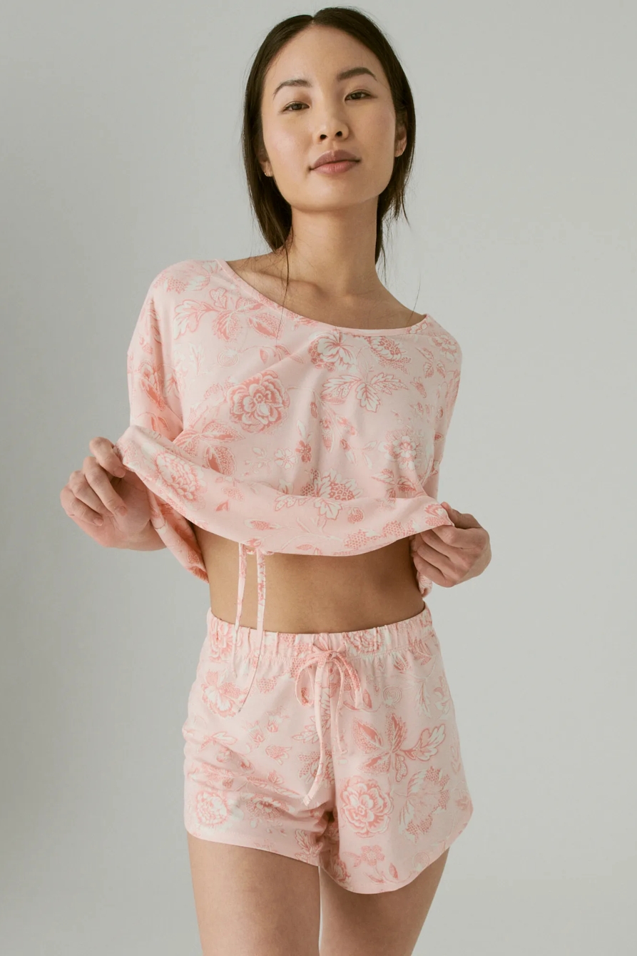 CINCHED HEM TEE & CURVED HEM SHORT SET, image 3