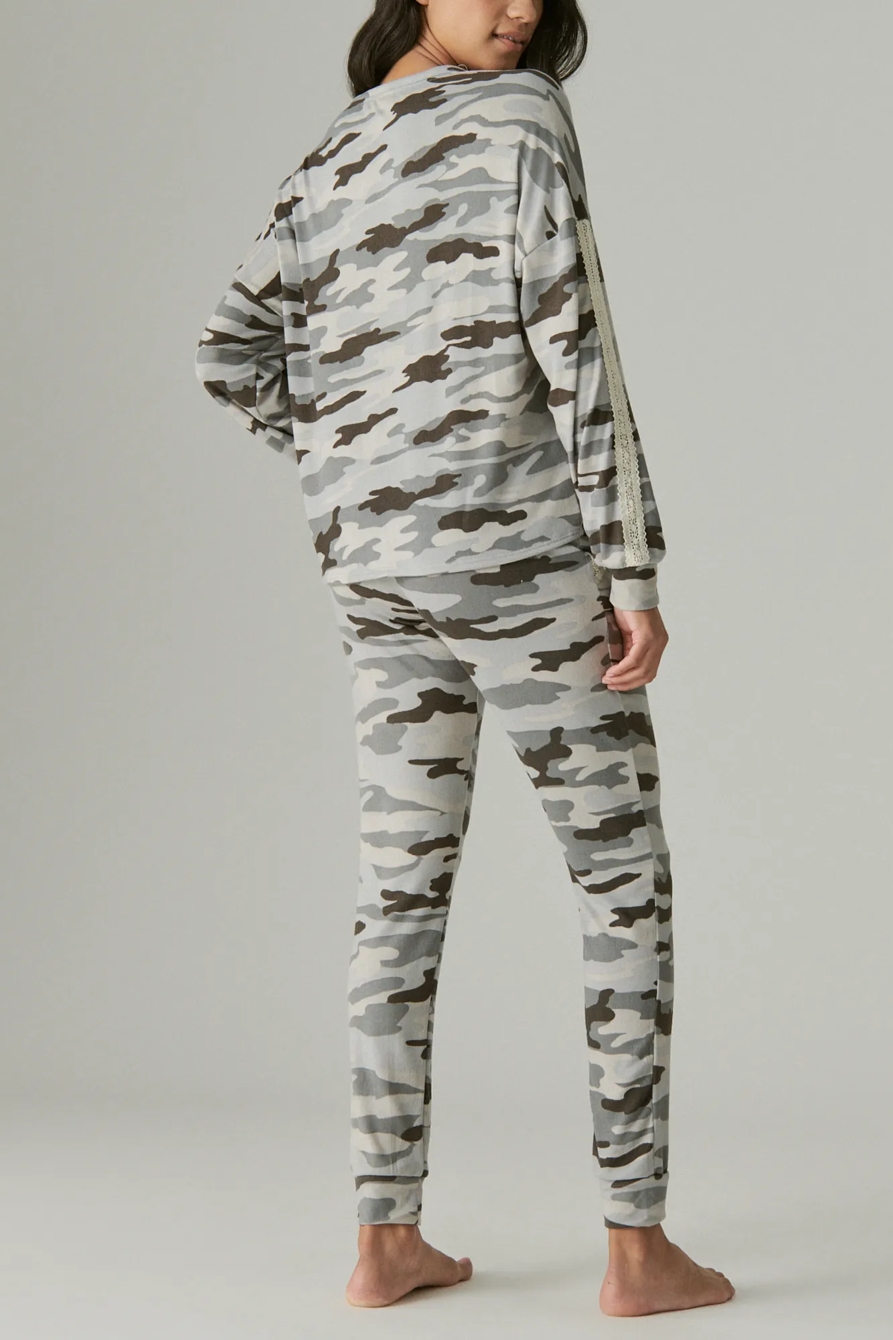 LUCKY PRINTED SLEEPWEAR SET, image 2