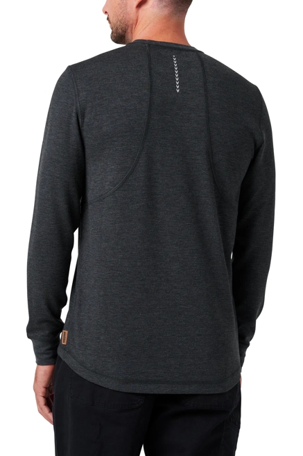 LONG SLEEVE PERFORMANCE TEXTURED KNIT POCKET T-SHIRT, image 2
