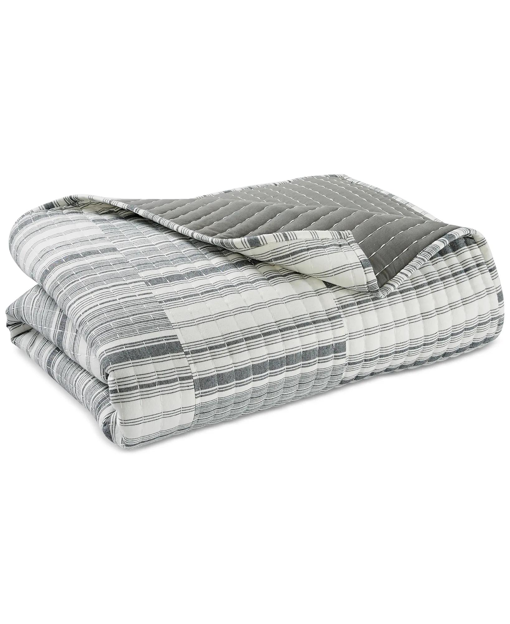BROKEN STRIPE QUILT, image 2