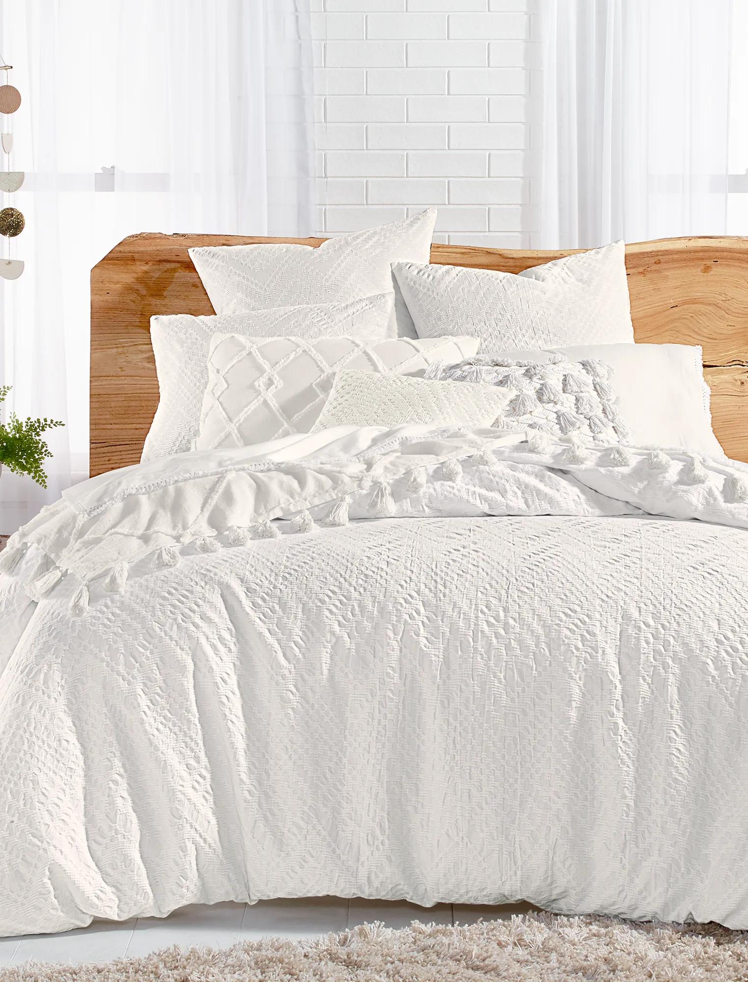 TAOS MATELASSE DUVET SET, image 1