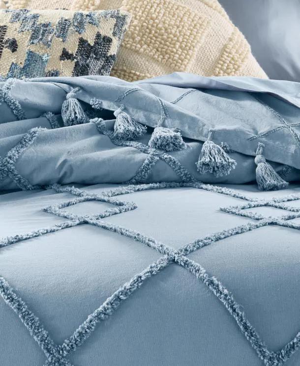 DIAMOND TUFT BEDCOVER, image 2