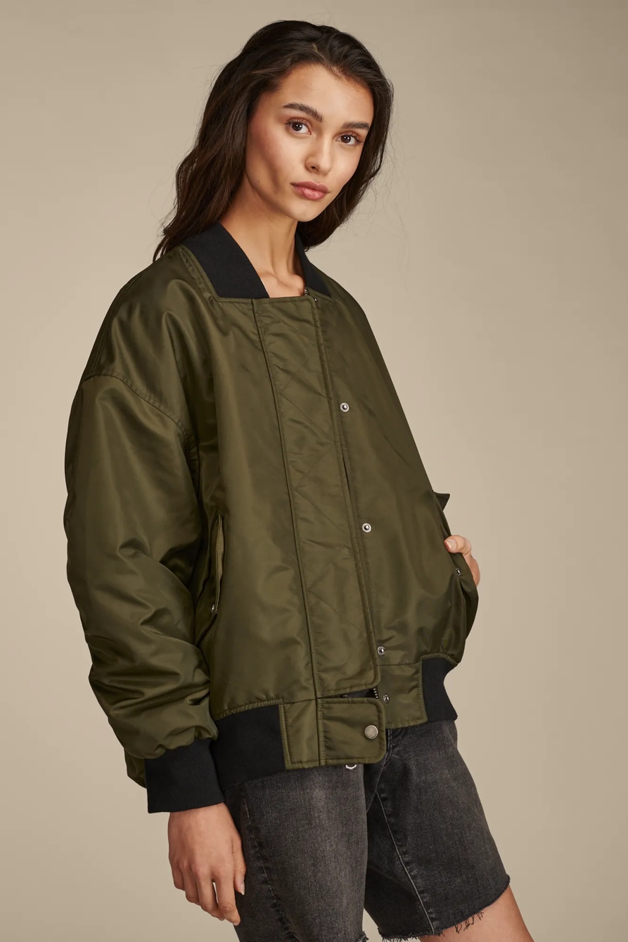 OVERSIZED BOMBER, image 3