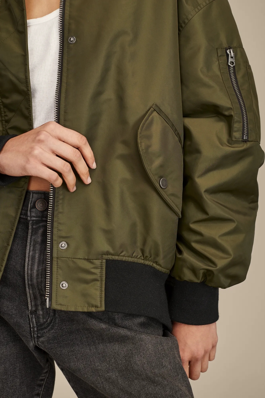 OVERSIZED BOMBER, image 4